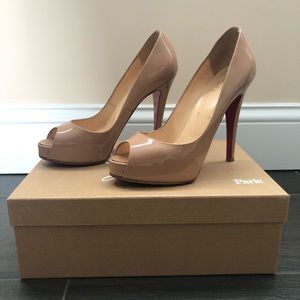 Christian Louboutin Very Prive Peep Toe Nude Patent Leather Authentic Size 36.5